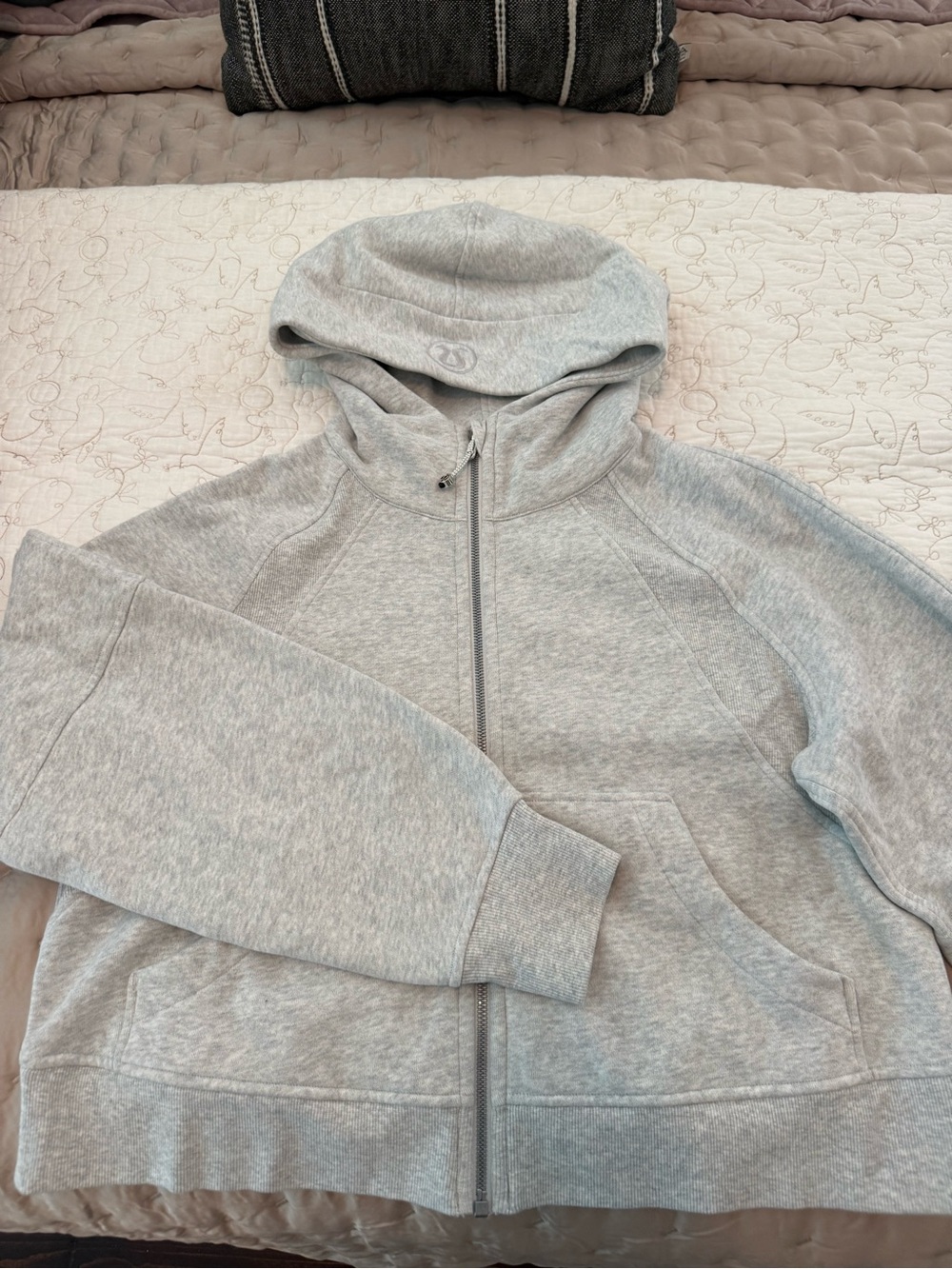 EUC Lululemon Scuba Full-Zip Hoodie M/L Heathered Light Gray